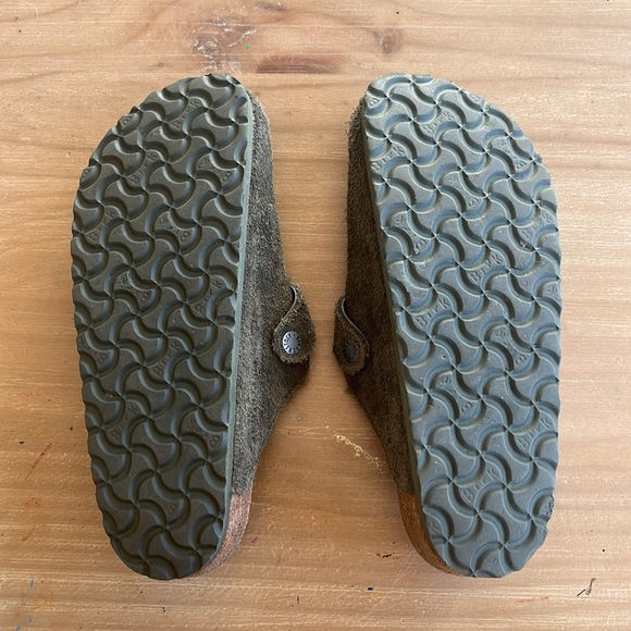 Birkenstock Suede Sherpa Buckle Clog Olive Green - Picture 3 of 6